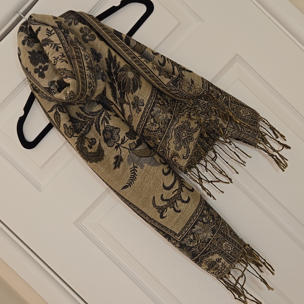 Reversible Black Gold Jacquard Pashmina Scarf Shawl Wrap Floral 66x27 - Picture 4 of 17